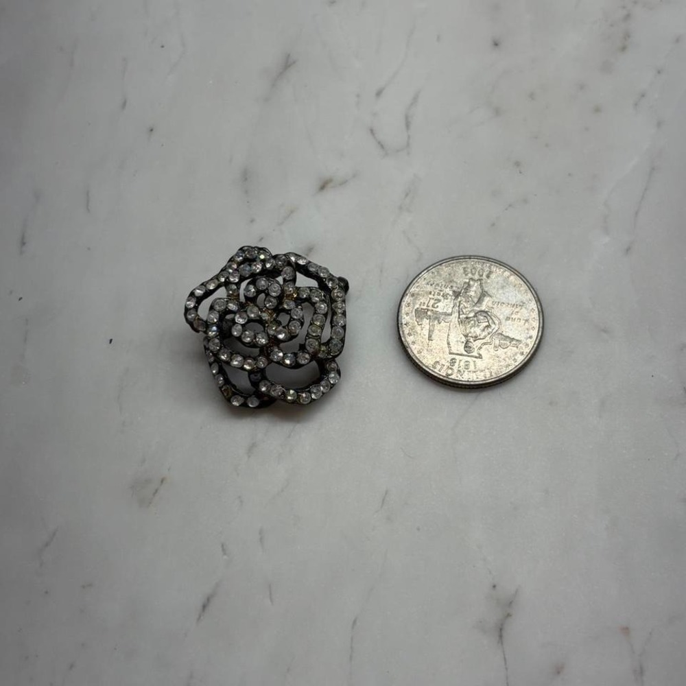 Vintage Style Rhinestone Rose Flower Pin Brooch Gunmetal Silver Tone Floral